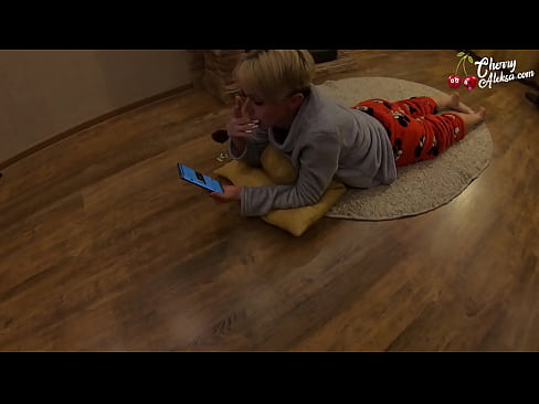 ❤️ Blondă nebună care suge o sculă uriașă și sare pe ea - Sex anal ❤️  at ro.pornolemon.ru